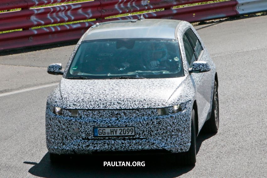 SPYSHOTS: Hyundai 45 seen with less camouflage 1117411