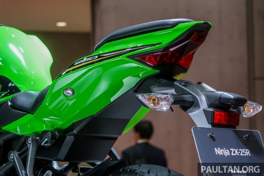 VIDEO: 2020 Kawasaki ZX-25R with Yoshimura pipes 1118719