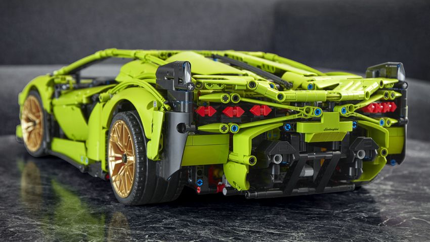Lego Technic Lamborghini Sián FKP 37 – 3,696 pieces, moving V12, 8-speed gearbox and AWD, RM1,599.90 1123400
