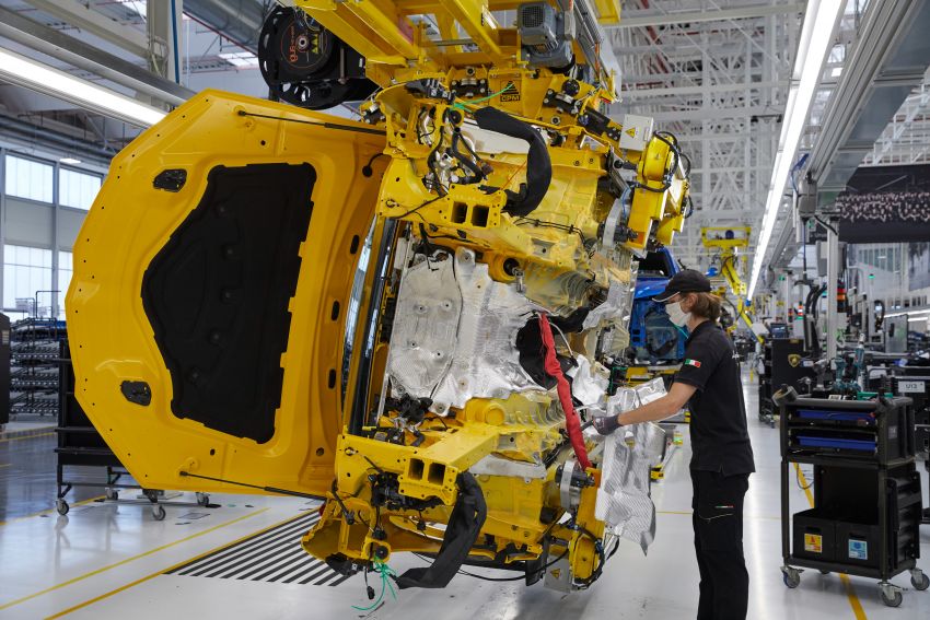 Lamborghini to announce a new model on May 7 – production resumed at Sant’Agata Bolognese facility 1115121