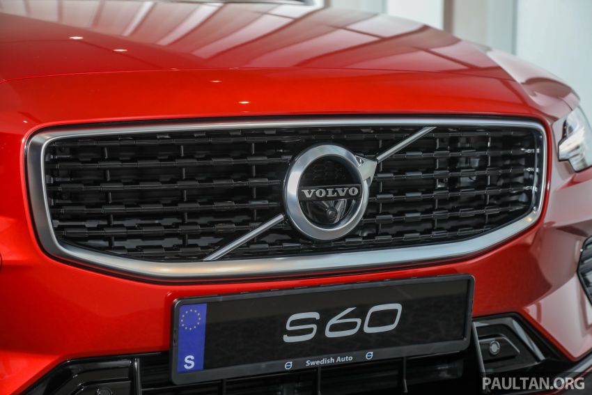 Volvo S60 T8 CKD 2020 dilancarkan di M’sia – harga RM295,888 tidak berubah, kini dengan Park Assist Image #1119190