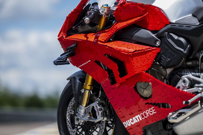 The life-sized Lego model of the Ducati Panigale V4R 1134479
