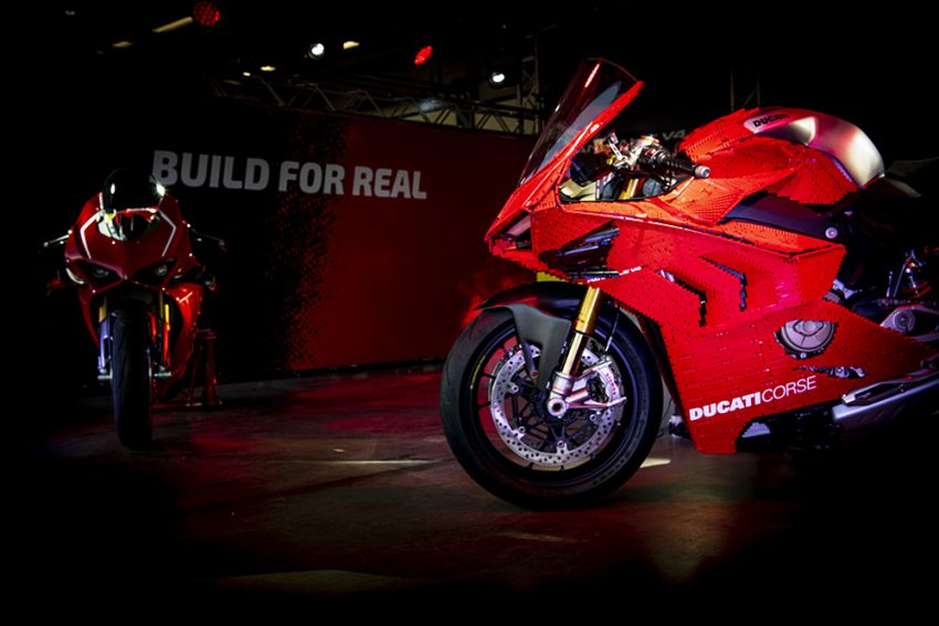 The life-sized Lego model of the Ducati Panigale V4R 1134457