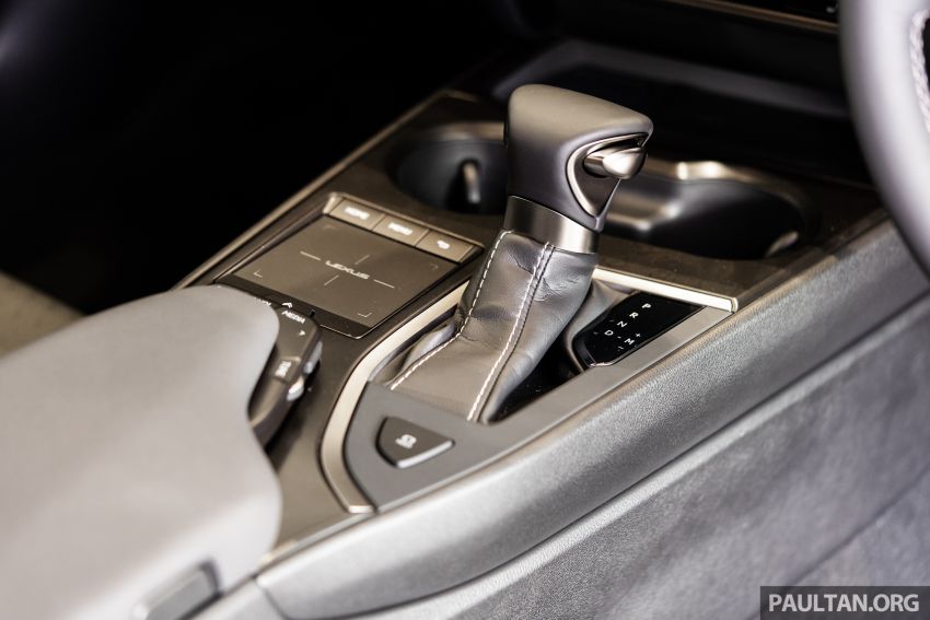 GALERI: Lexus UX 200 Urban 2020 – RM243,888 1126160