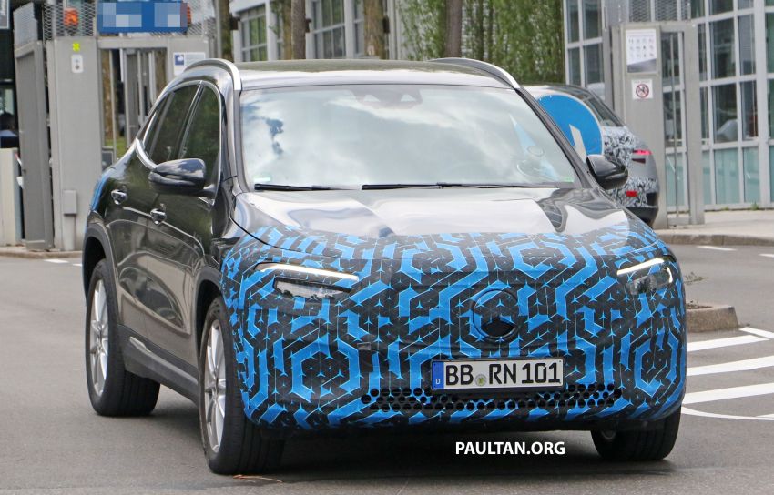 SPIED: Mercedes-Benz EQA testing with less disguise 1129536