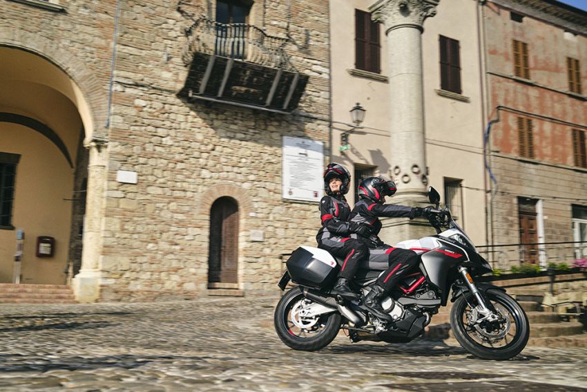 2020 Ducati Multistrada 950 S now in GP White colours 1143714