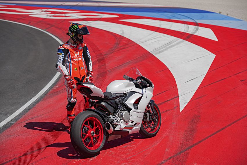 2020 Ducati Panigale V2 now in White Rosso colour scheme, Malaysia launch in July pending approval 1139750