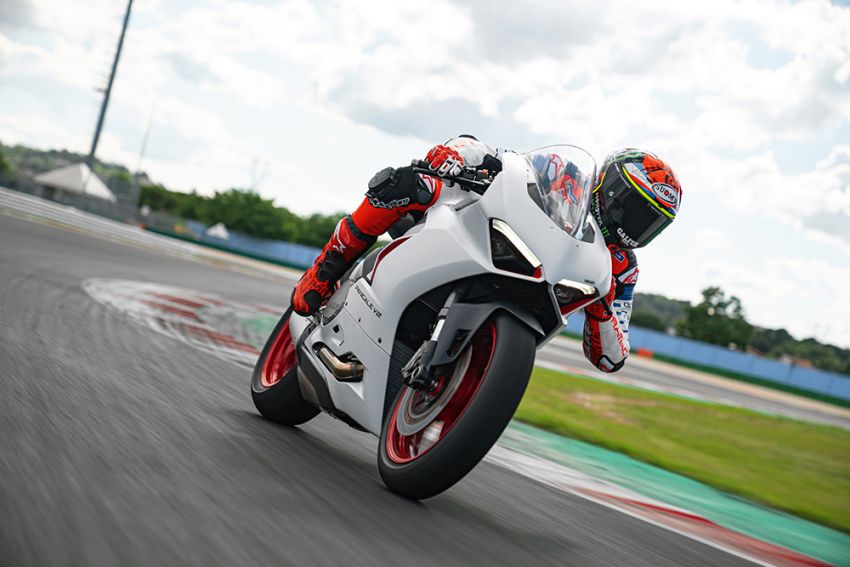 2020 Ducati Panigale V2 now in White Rosso colour scheme, Malaysia launch in July pending approval 1139764