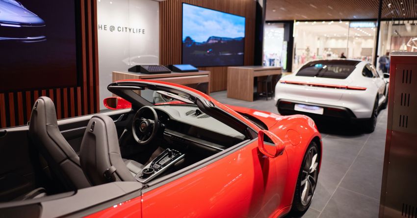 Porsche Italia introduces new concept store in Milan 1143902