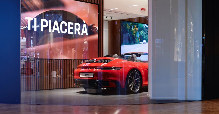 Porsche Italia introduces new concept store in Milan 1143903