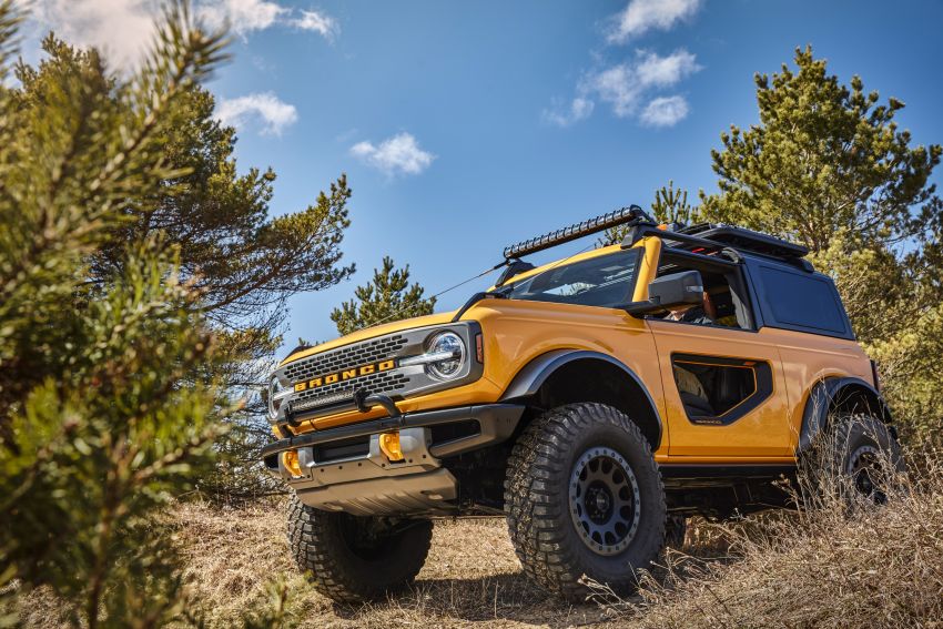 Sixth-generation Ford Bronco debuts – two EcoBoost petrols, removable panels and washable interior Image #1145069