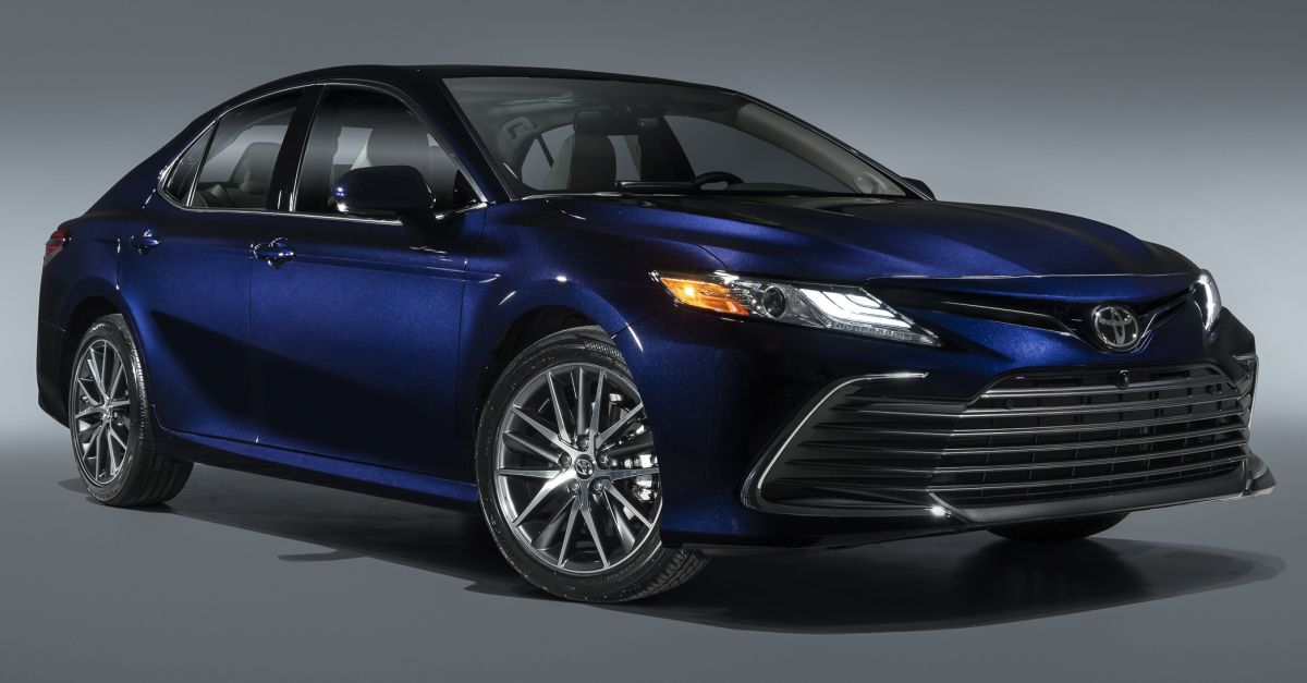 2021 Toyota Camry Facelift Gets Floating Screen Toyota Safety Sense 2 5 Lithium Ion Battery For All Hybrids Paultan Org
