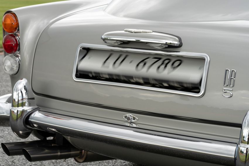 Aston Martin DB5 <em>Goldfinger</em> Continuation – first customer car of 25 completed; 4,500 hours of work 1144031