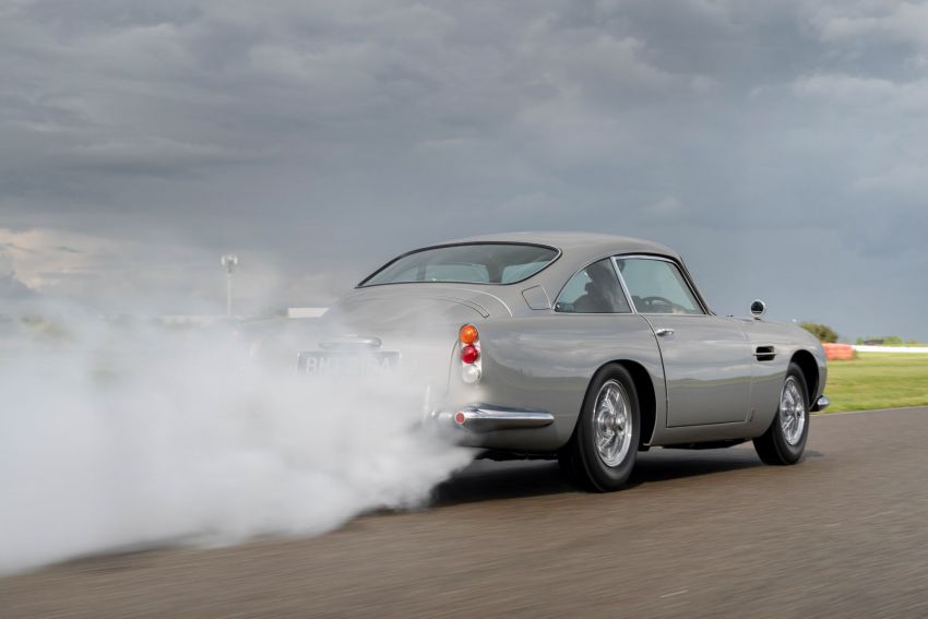Aston Martin DB5 Goldfinger Continuation – unit pertama kereta James Bond keluaran semula siap 1144244