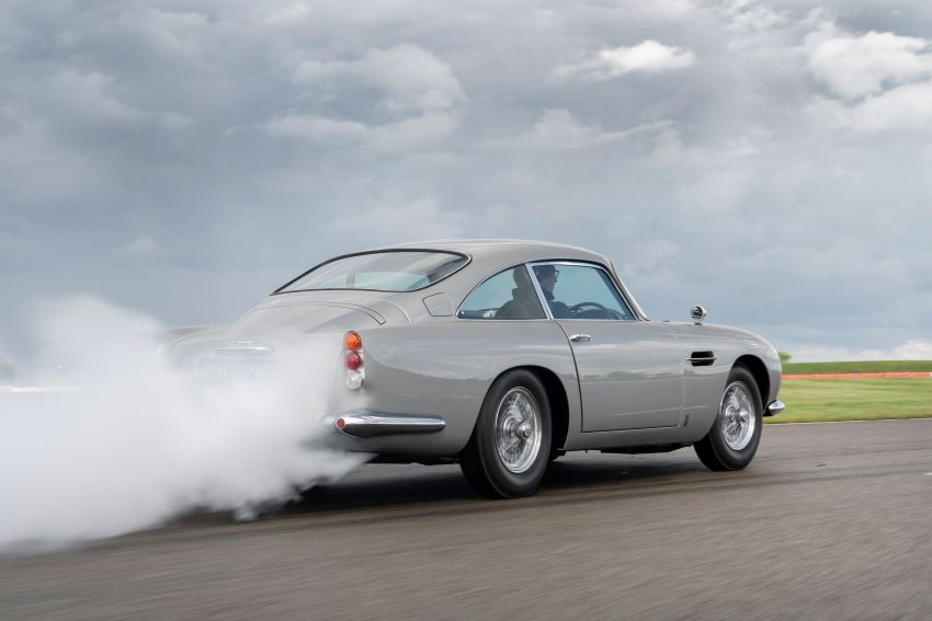 Aston Martin DB5 <em>Goldfinger</em> Continuation – first customer car of 25 completed; 4,500 hours of work 1144016