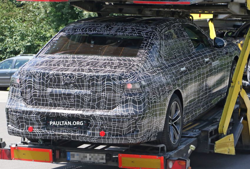 SPYSHOTS: BMW i7 EV flagship seen in production body – a new level of autonomous driving ability? Image #1148967