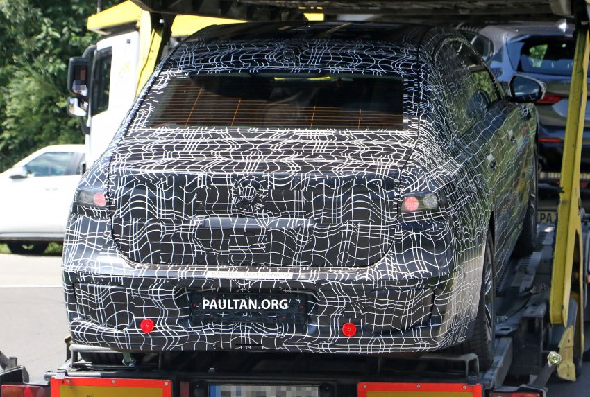 SPYSHOTS: BMW i7 EV flagship seen in production body – a new level of autonomous driving ability? Image #1148966