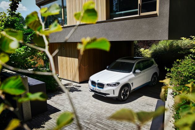 80% of Malaysian drivers want to see more EVs on the road, but 59% will still buy petrol cars next – BMW