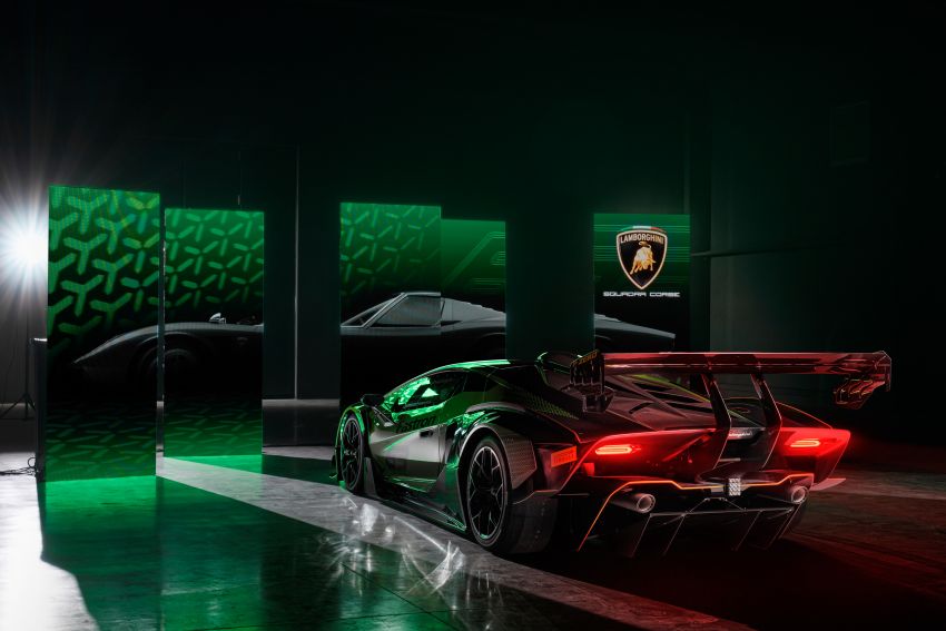 Lamborghini Essenza SCV12 debuts – track-only hypercar with 830 PS 6.5L V12; only 40 units planned 1153837