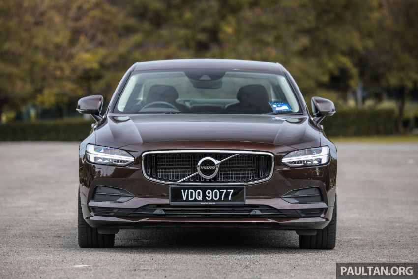 GALLERY: Volvo S90 T5 Momentum and T8 Inscription side-by-side, along with revised exterior colour palette 1146171