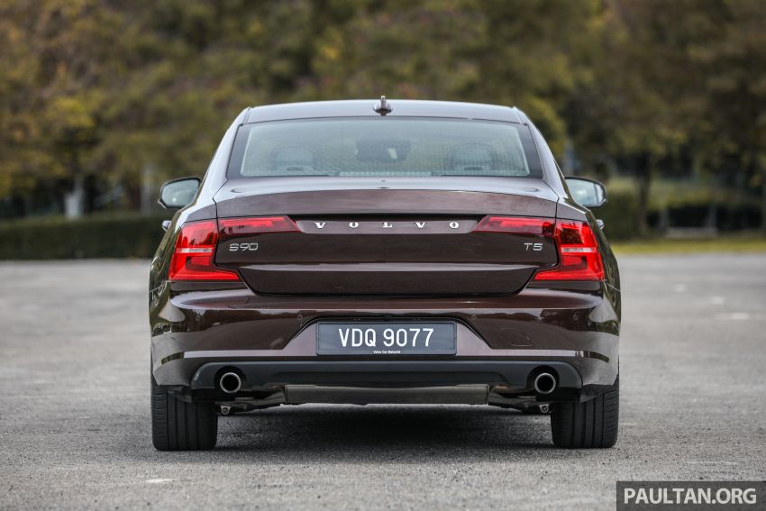 GALLERY: Volvo S90 T5 Momentum and T8 Inscription side-by-side, along with revised exterior colour palette 1146173