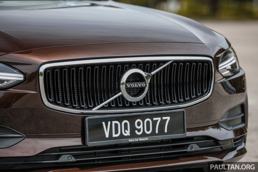 GALLERY: Volvo S90 T5 Momentum and T8 Inscription side-by-side, along with revised exterior colour palette 1146180