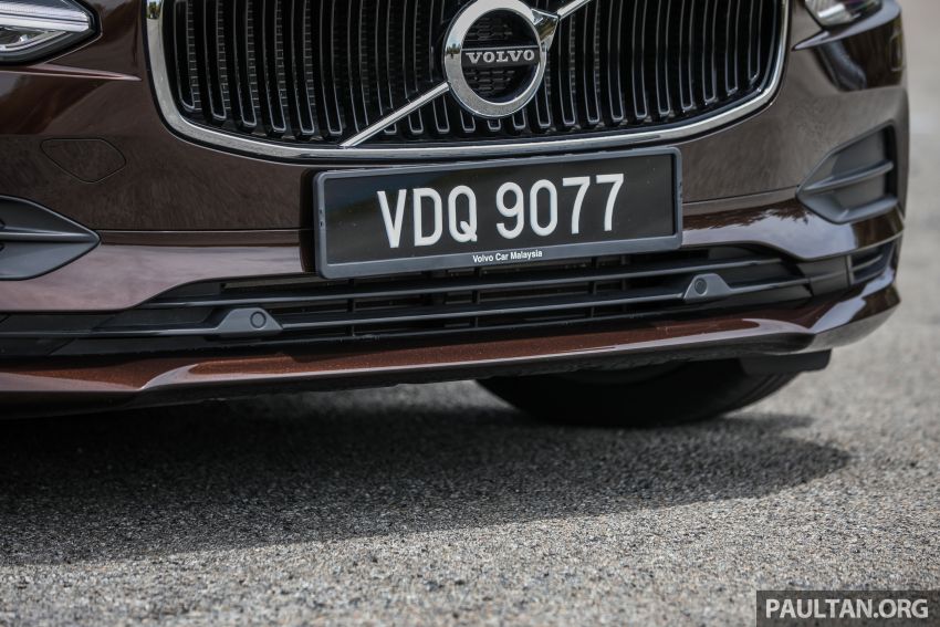 GALLERY: Volvo S90 T5 Momentum and T8 Inscription side-by-side, along with revised exterior colour palette 1146181