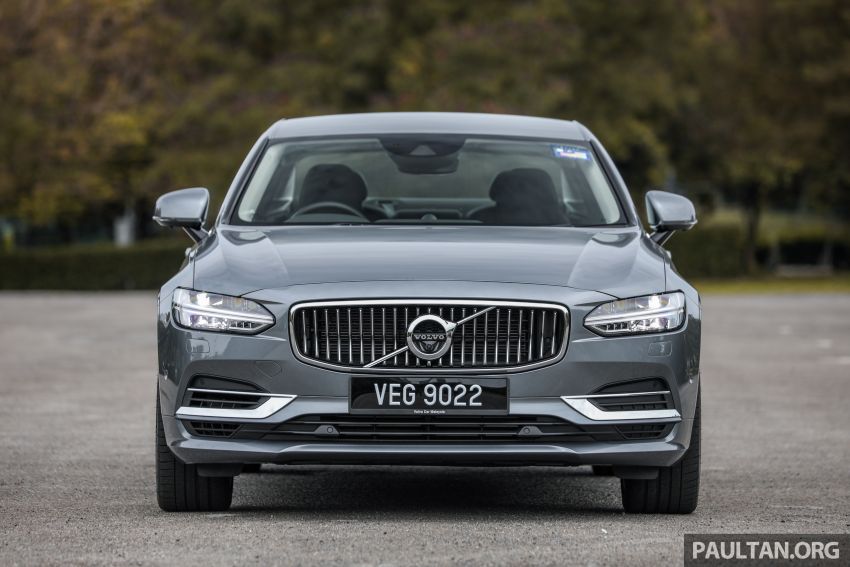 GALLERY: Volvo S90 T5 Momentum and T8 Inscription side-by-side, along with revised exterior colour palette 1145889