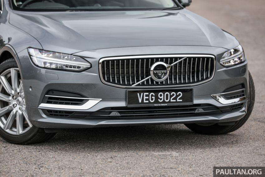 GALLERY: Volvo S90 T5 Momentum and T8 Inscription side-by-side, along with revised exterior colour palette 1145907