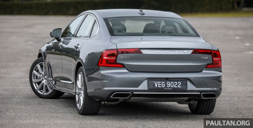 GALLERY: Volvo S90 T5 Momentum and T8 Inscription side-by-side, along with revised exterior colour palette 1145885