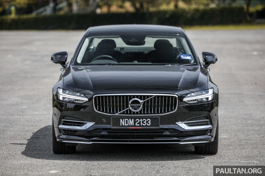 GALLERY: Volvo S90 T5 Momentum and T8 Inscription side-by-side, along with revised exterior colour palette 1145874