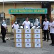 Perodua sumbang 10,000 pelindung muka buatan sendiri kepada masyarakat di Hulu Selangor, Selayang