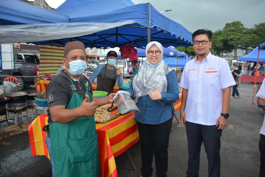 Perodua sumbang 10,000 pelindung muka buatan sendiri kepada masyarakat di Hulu Selangor, Selayang 1152998