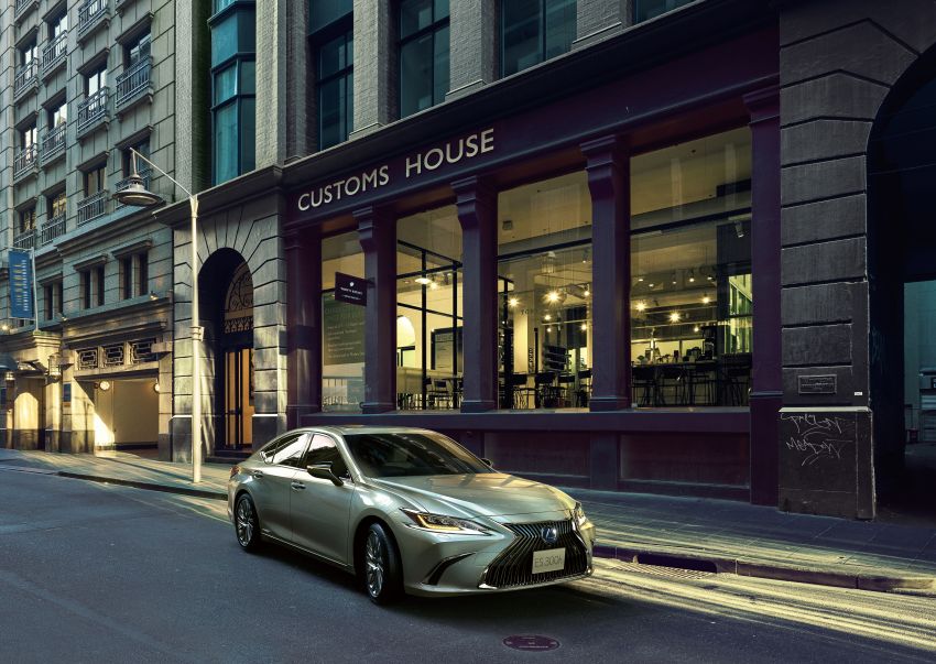 2020 Lexus ES in Japan – lithium-ion battery for hybrid, Apple CarPlay, Android Auto, improved safety 1156774