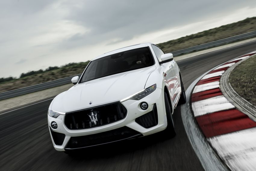 Maserati lancar versi Trofeo bagi Ghibli dan Quattroporte – 3.8L Ferrari V8; 580 PS/730 Nm 1158220