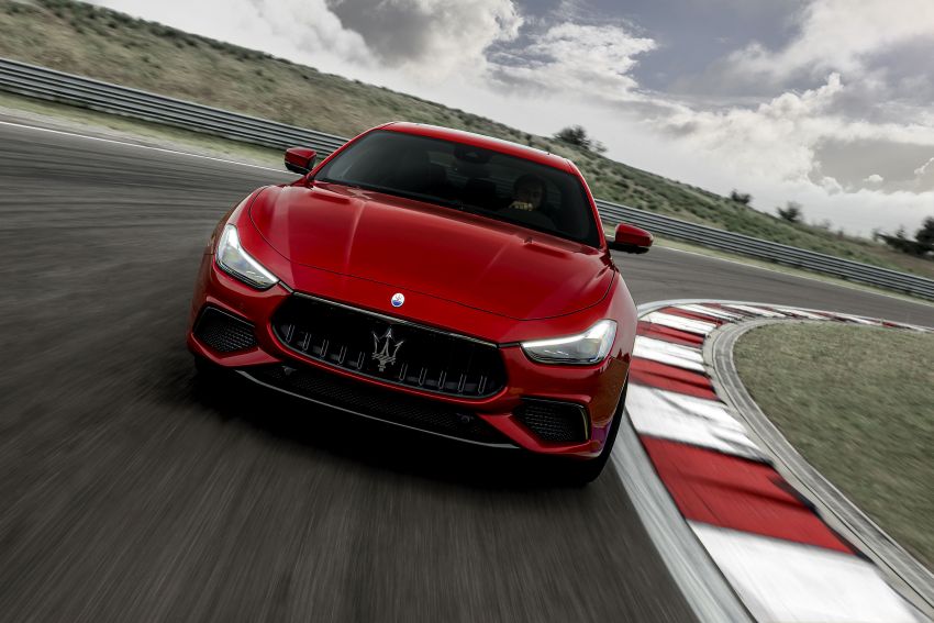 Maserati lancar versi Trofeo bagi Ghibli dan Quattroporte – 3.8L Ferrari V8; 580 PS/730 Nm 1158229
