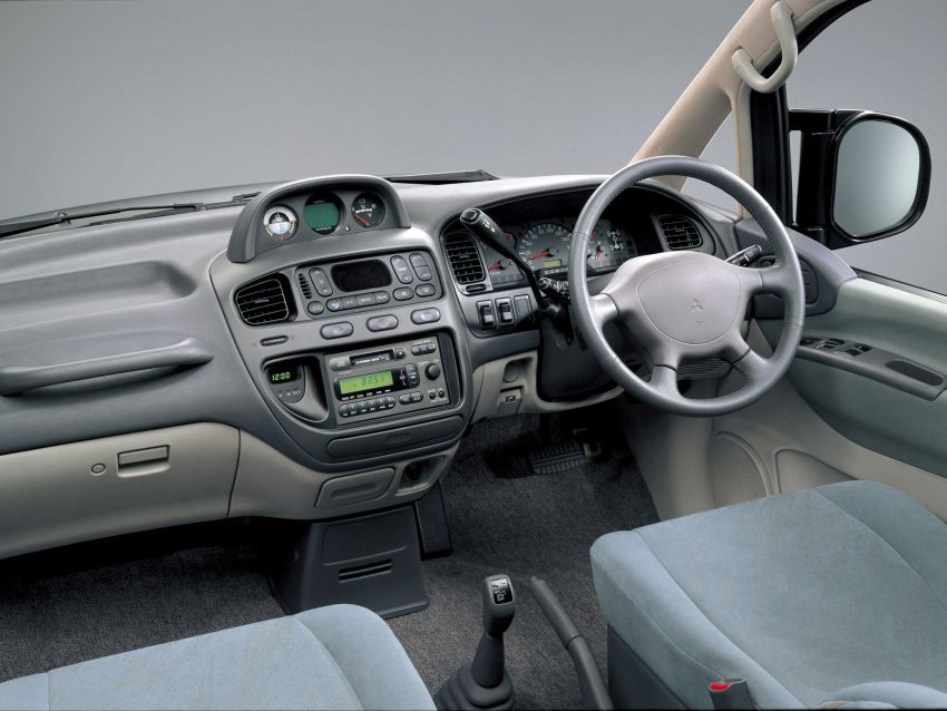 Mitsubishi Grandis, Delica, Space Gear, Pajero – model tujuh tempat duduk Mitsubishi sebelum Xpander 1166882