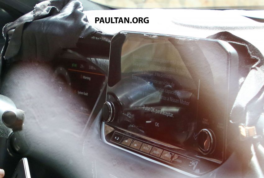 SPYSHOTS: Next Nissan Qashqai on test; interior seen 1173271