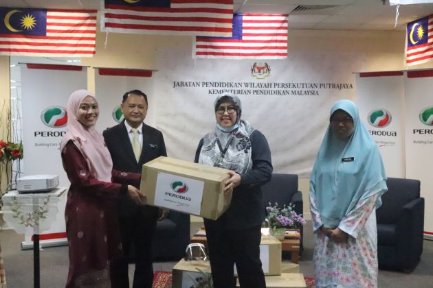 Perodua sumbang lebih 7,700 unit pelindung muka ke sekolah rendah sekitar Putrajaya dan Hulu Selangor