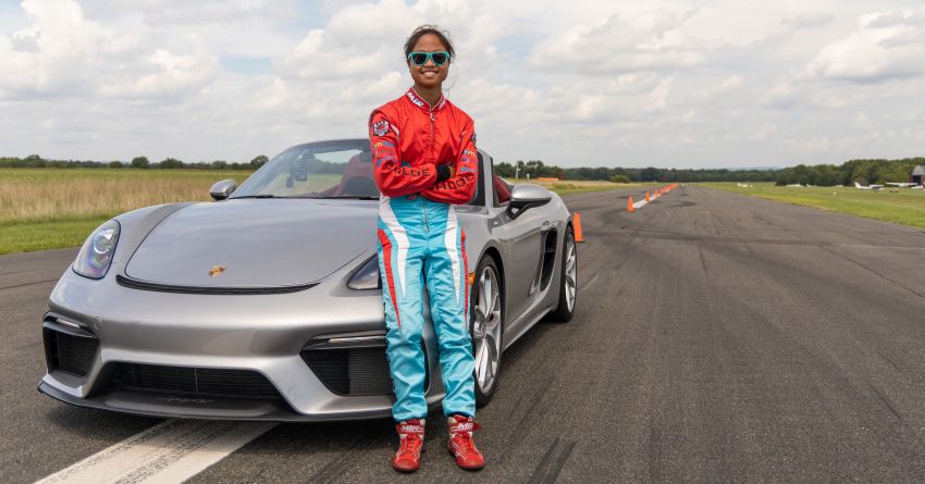 Porsche 718 Spyder driven by 16-year-old Chloe Chambers sets a new vehicle slalom world record 1172284