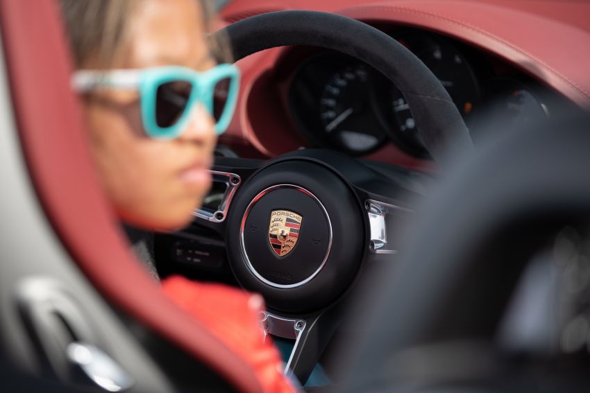 Porsche 718 Spyder driven by 16-year-old Chloe Chambers sets a new vehicle slalom world record 1172289