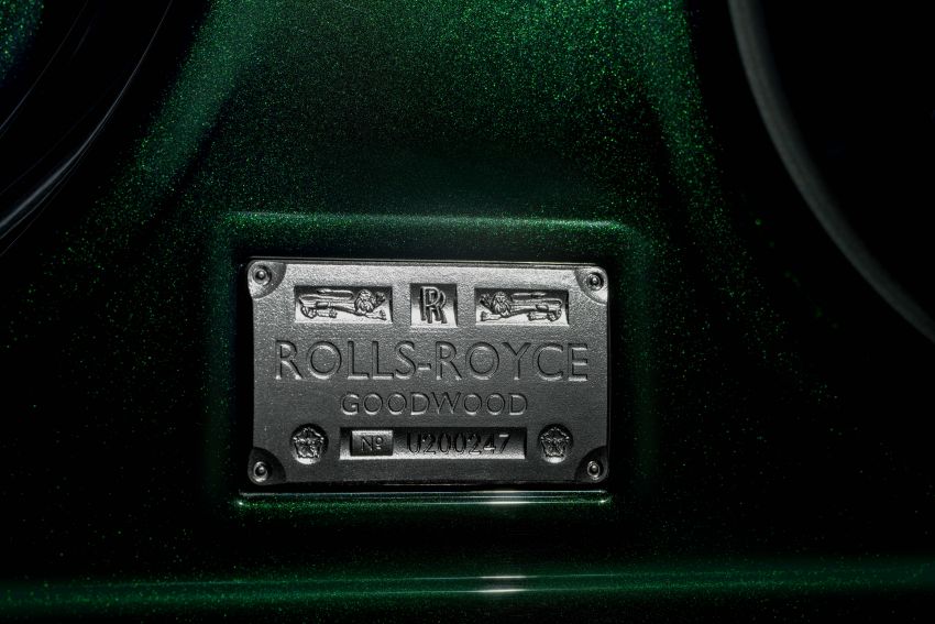 Second-gen Rolls-Royce Ghost Extended debuts – 170 mm longer wheelbase, reclining Serenity Seat option 1184593