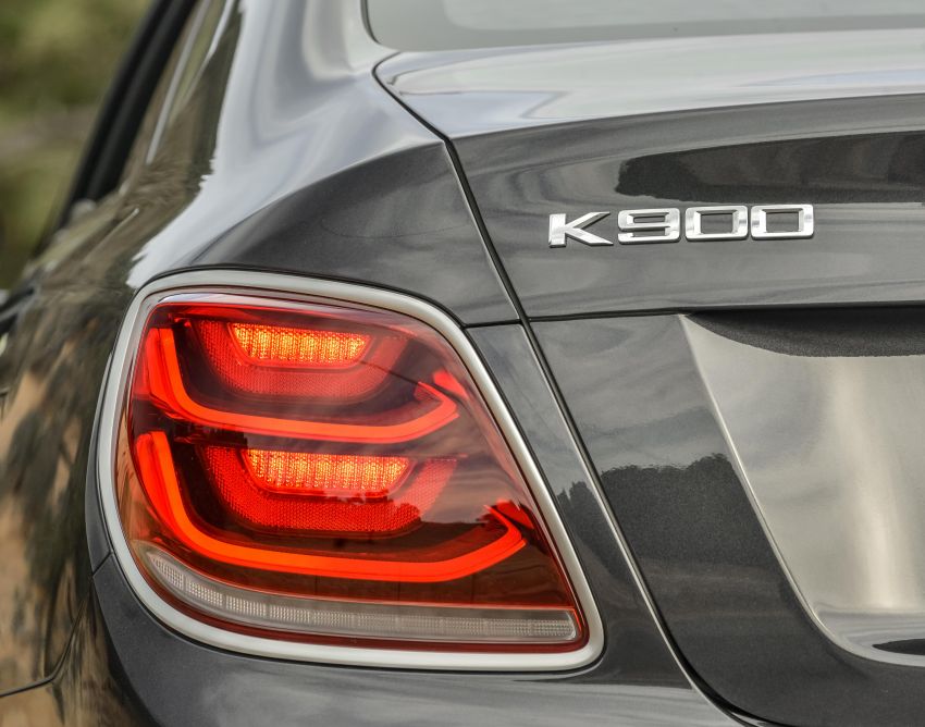 SPYSHOT: Kia K900 flagship sedan spotted in KL! 1195612