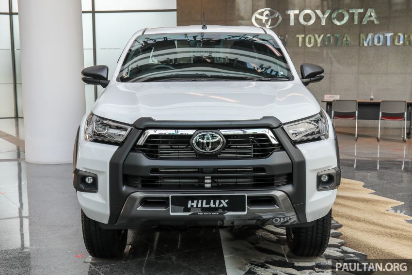 Toyota Hilux <em>facelift</em> 2021 kini di M’sia — 2.8L Rogue, lebih kuasa, 5 varian, 10,000 km servis, dari RM93k Image #1189382