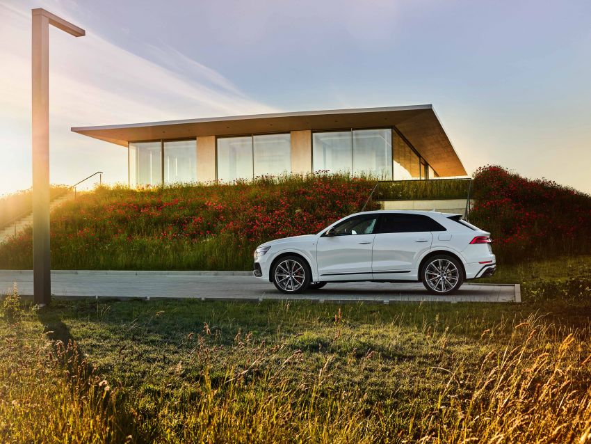 2021 Audi Q8 TFSI e quattro – plug-in hybrid model debuts with 462 PS, 700 Nm; 47 km pure electric range 1192689