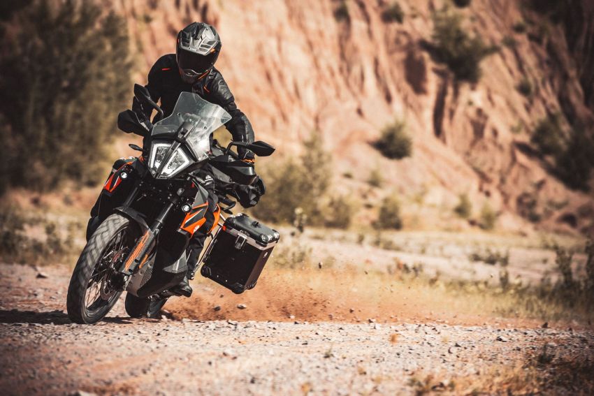 2021 KTM 890 Adventure – lower seat, just as capable 1195686