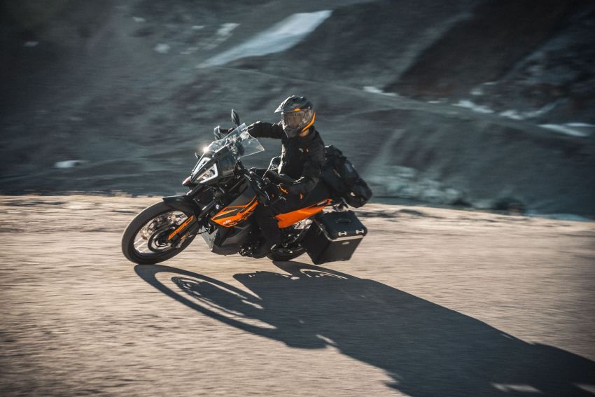 2021 KTM 890 Adventure – lower seat, just as capable 1195687