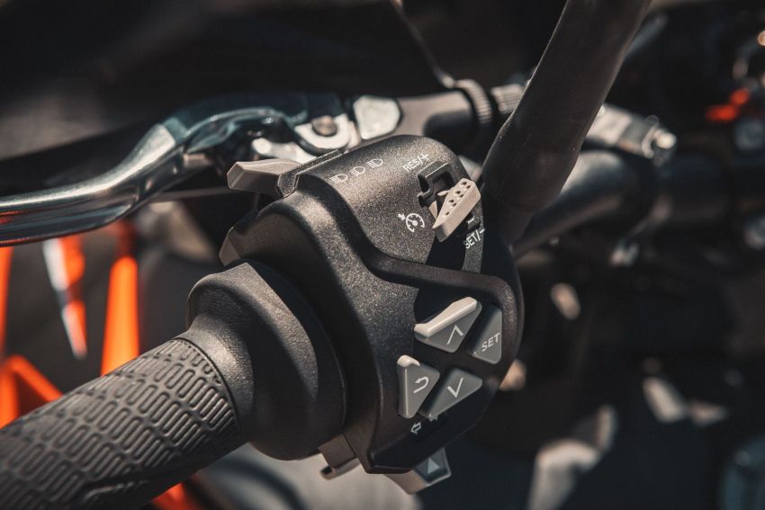 2021 KTM 890 Adventure – lower seat, just as capable 1195688