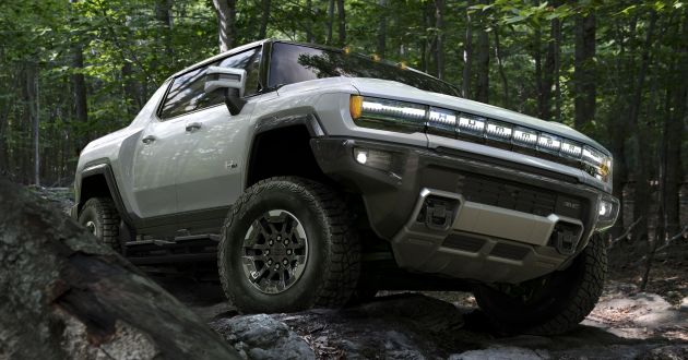 2022 GMC Hummer EV debuts –  three-motor electric pick-up truck with 1,000 hp and 15,591 Nm of torque!