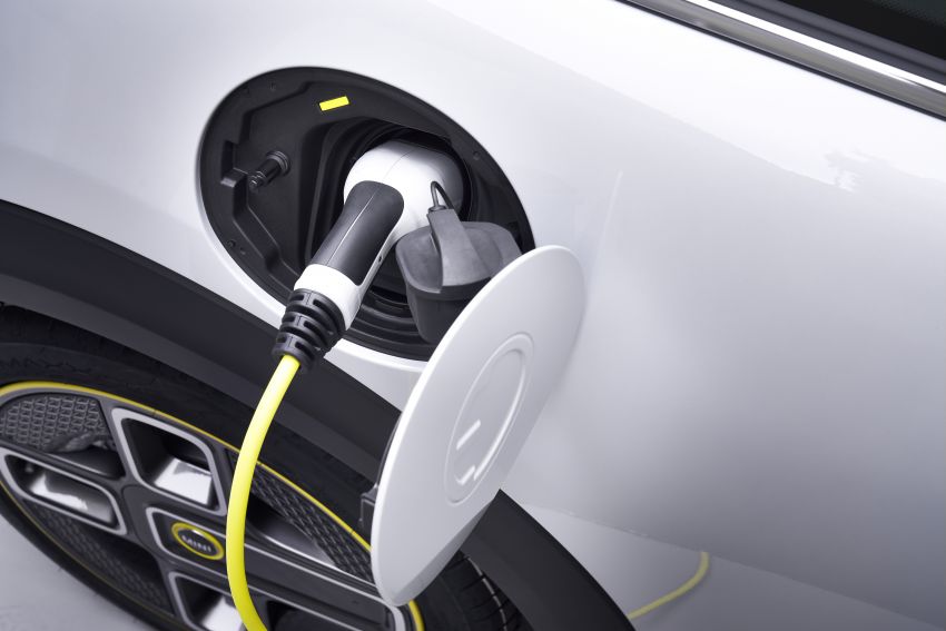 BMW, MINI expand charging options for latest EVs 1193651